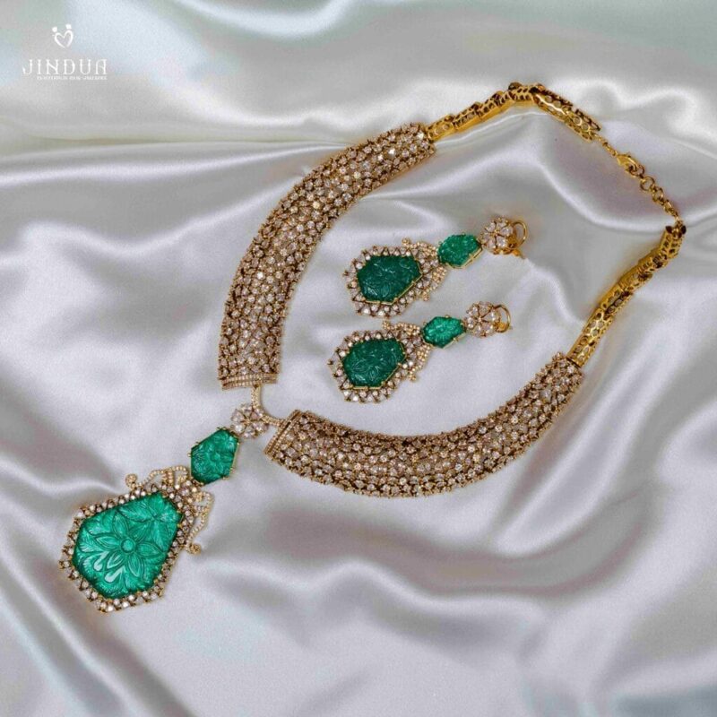 Ishita Spark Necklace