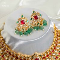 Aahana Aura-Paachi Kundan Necklace