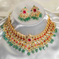 Aahana Aura-Paachi Kundan Necklace