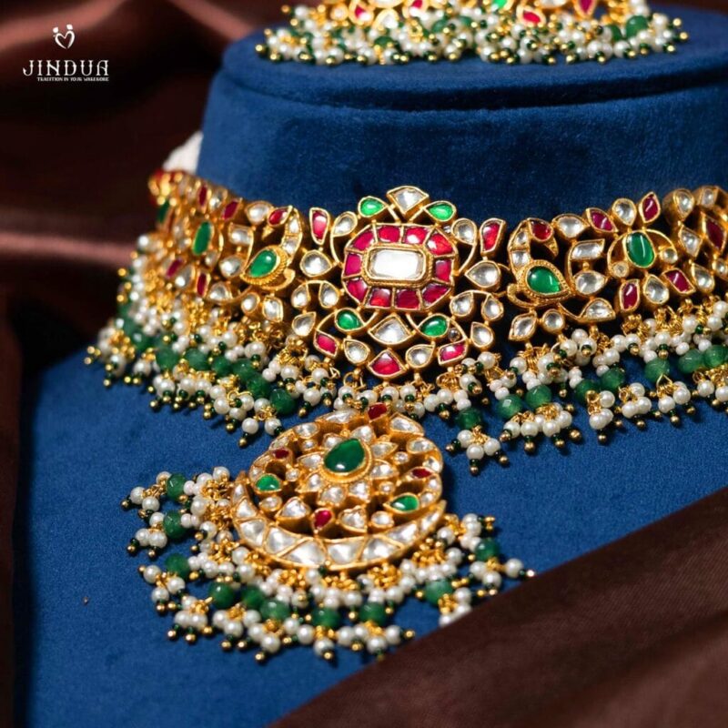 Aabha Aura-Pacchi Kundan Necklace