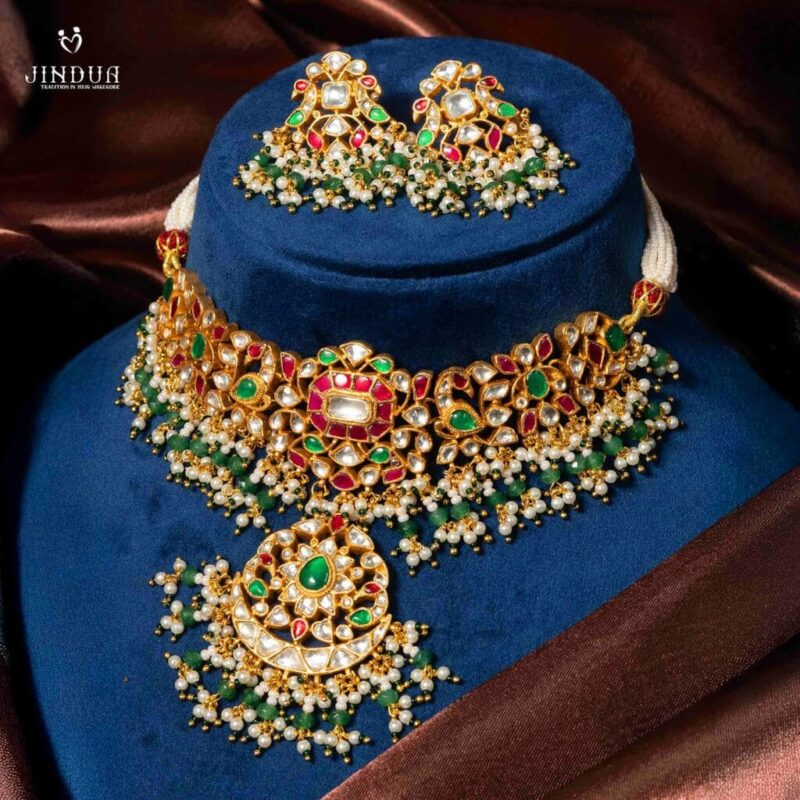Aabha Aura-Pacchi Kundan Necklace
