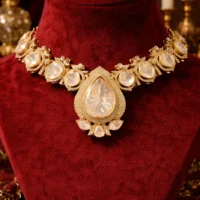 Orvessia Glow Necklace